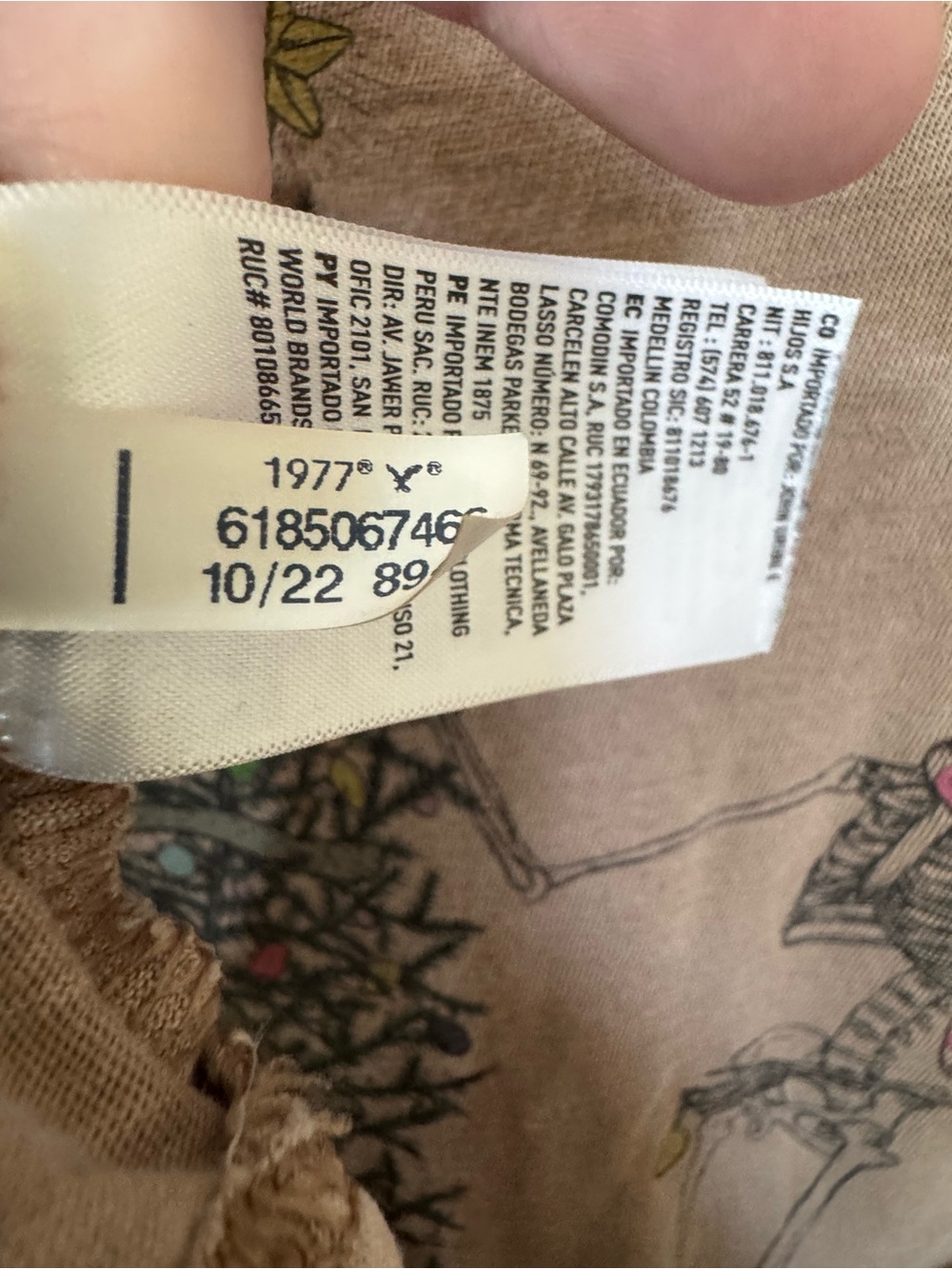 American Eagle Tan Graphic Holiday Tee - Picture 3 of 4